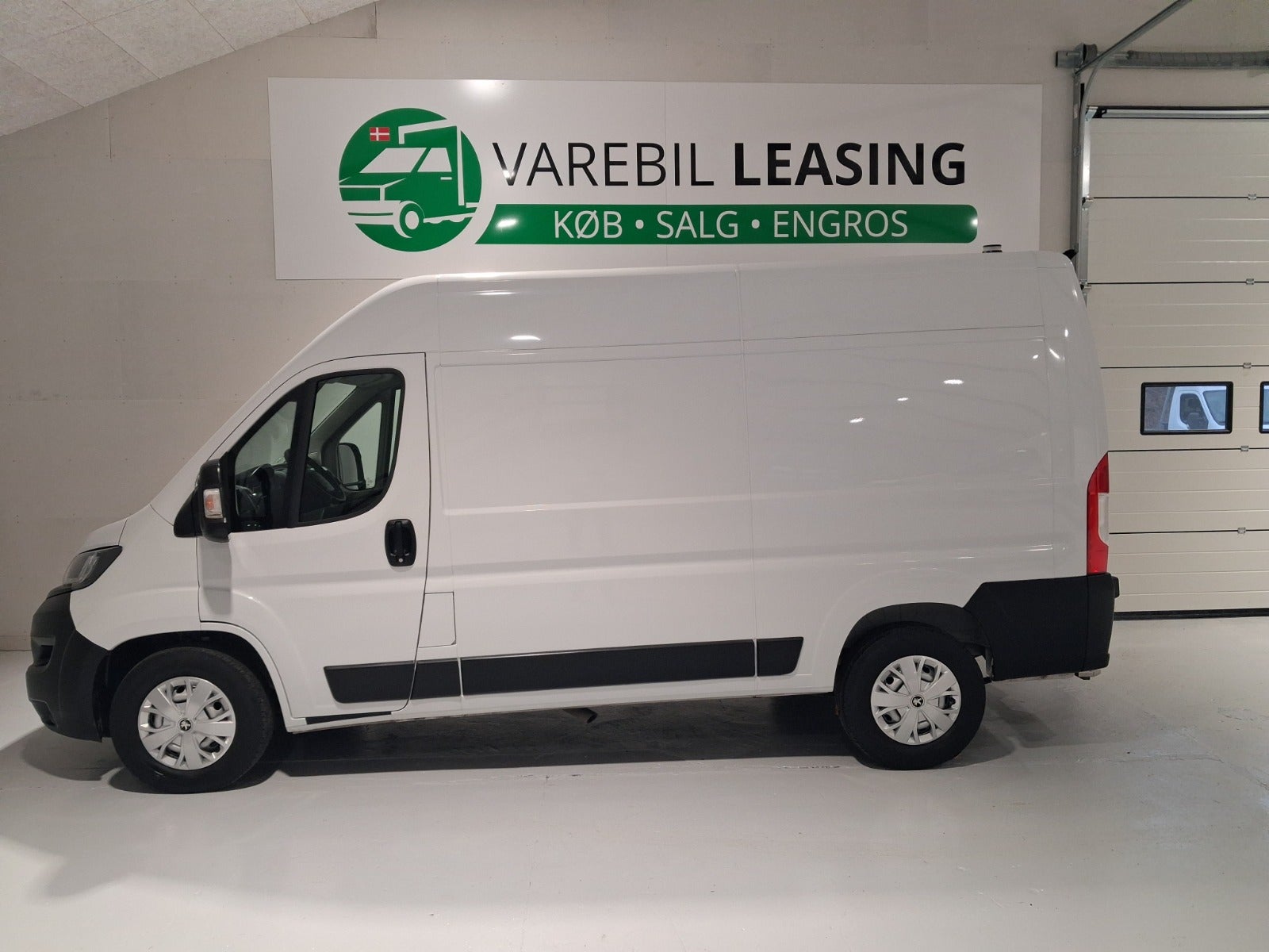 Peugeot Boxer 435 BlueHDi 165 L2H2 Premium