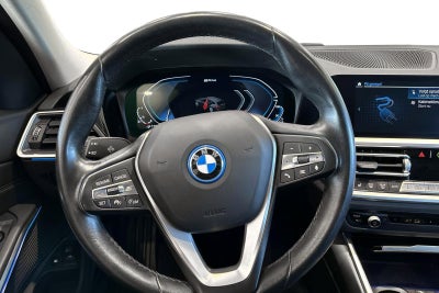 BMW 330e Touring Sport Line aut.