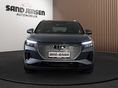 Audi Q4 e-tron Attraction Van