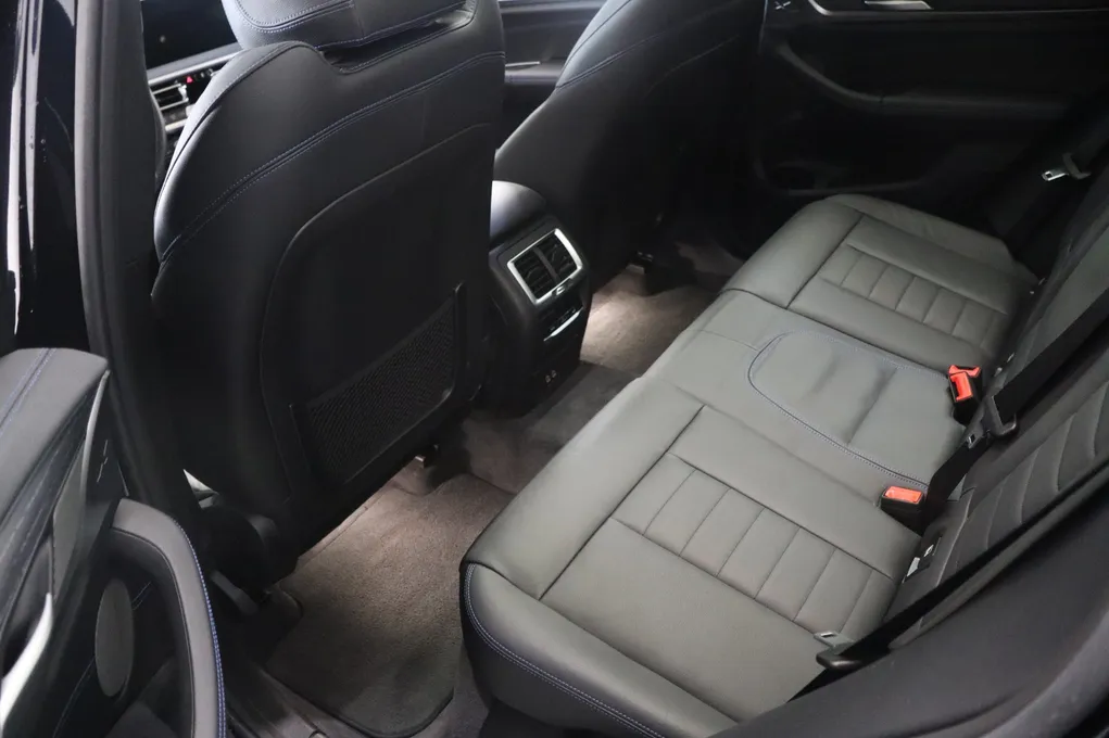 BMW iX3 Charged Plus M-Sport