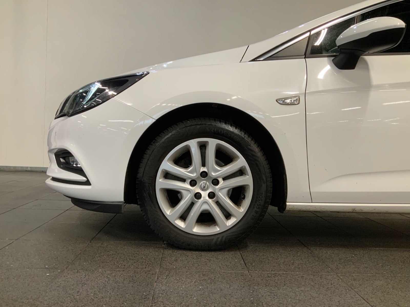 Opel Astra (3/8)