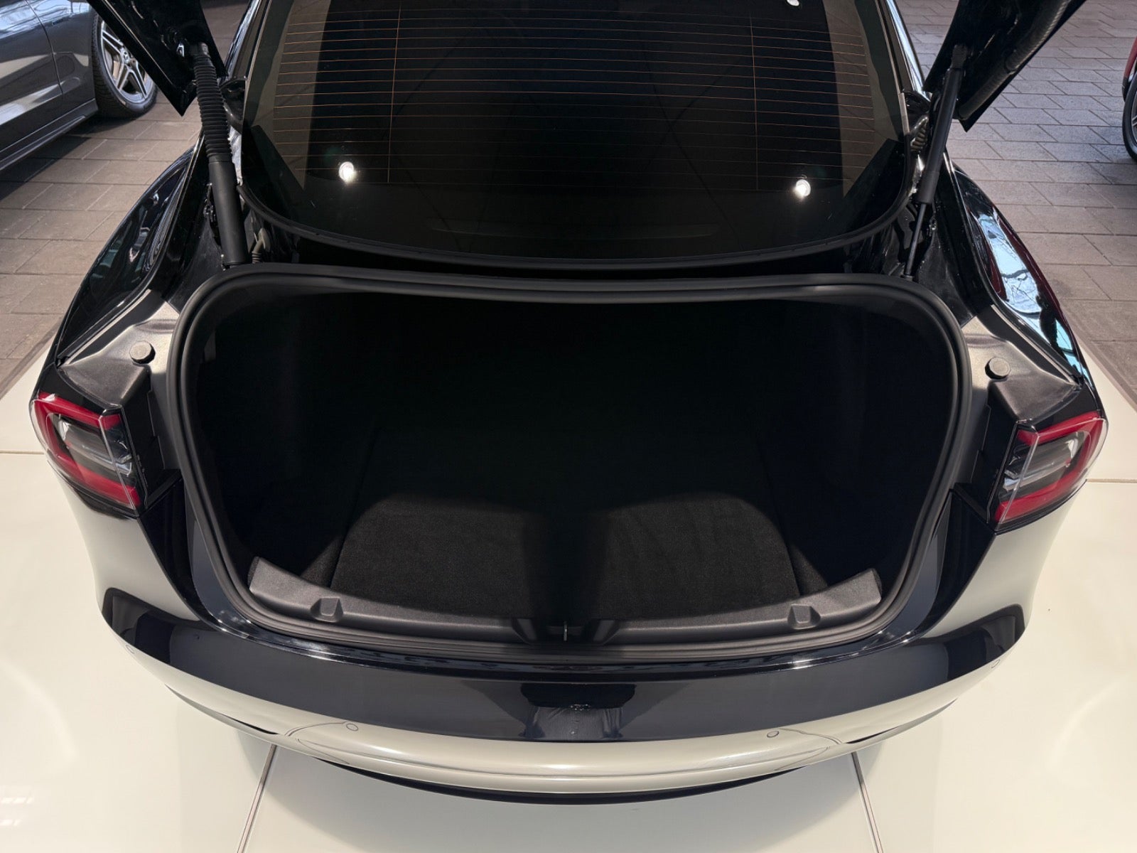 Billede af Tesla Model 3 RWD