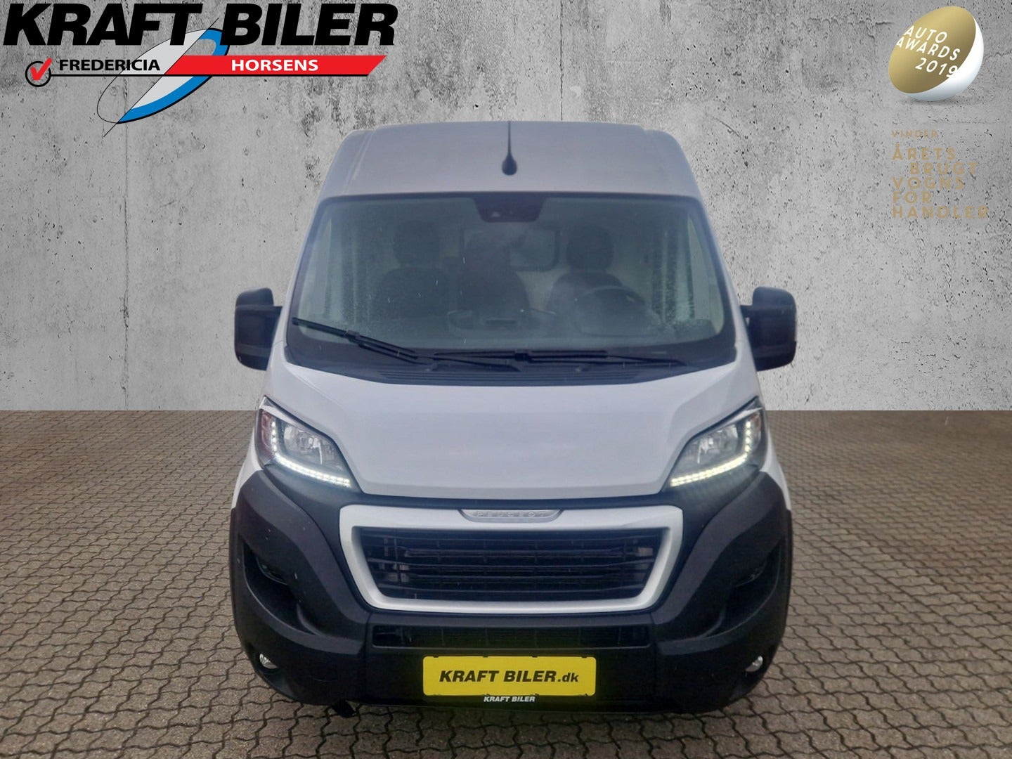 Billede af Peugeot Boxer 335 2,2 BlueHDi 140 L2H2 Premium
