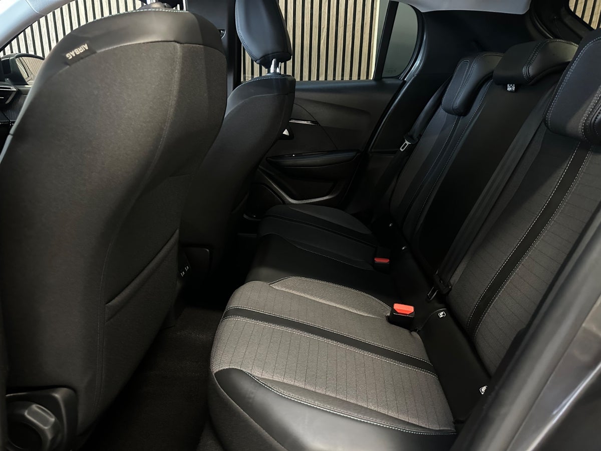 Peugeot 208 PureTech 100 Selection Sport