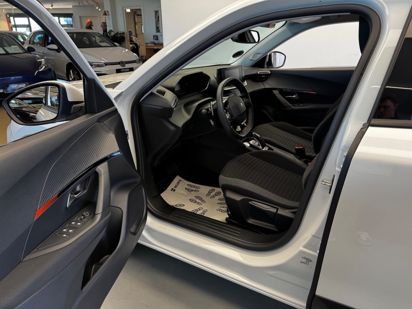 Billede af Peugeot 2008 1,2 PureTech 130 Platin EAT8
