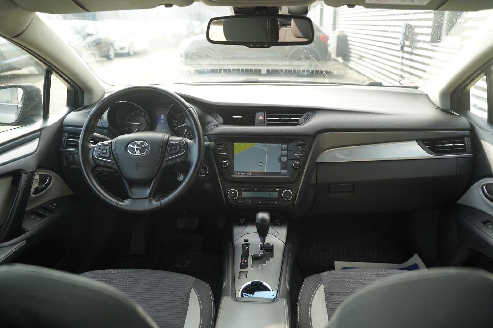 Billede af Toyota Avensis 1,8 VVT-i T2 Premium Touring Sports MDS