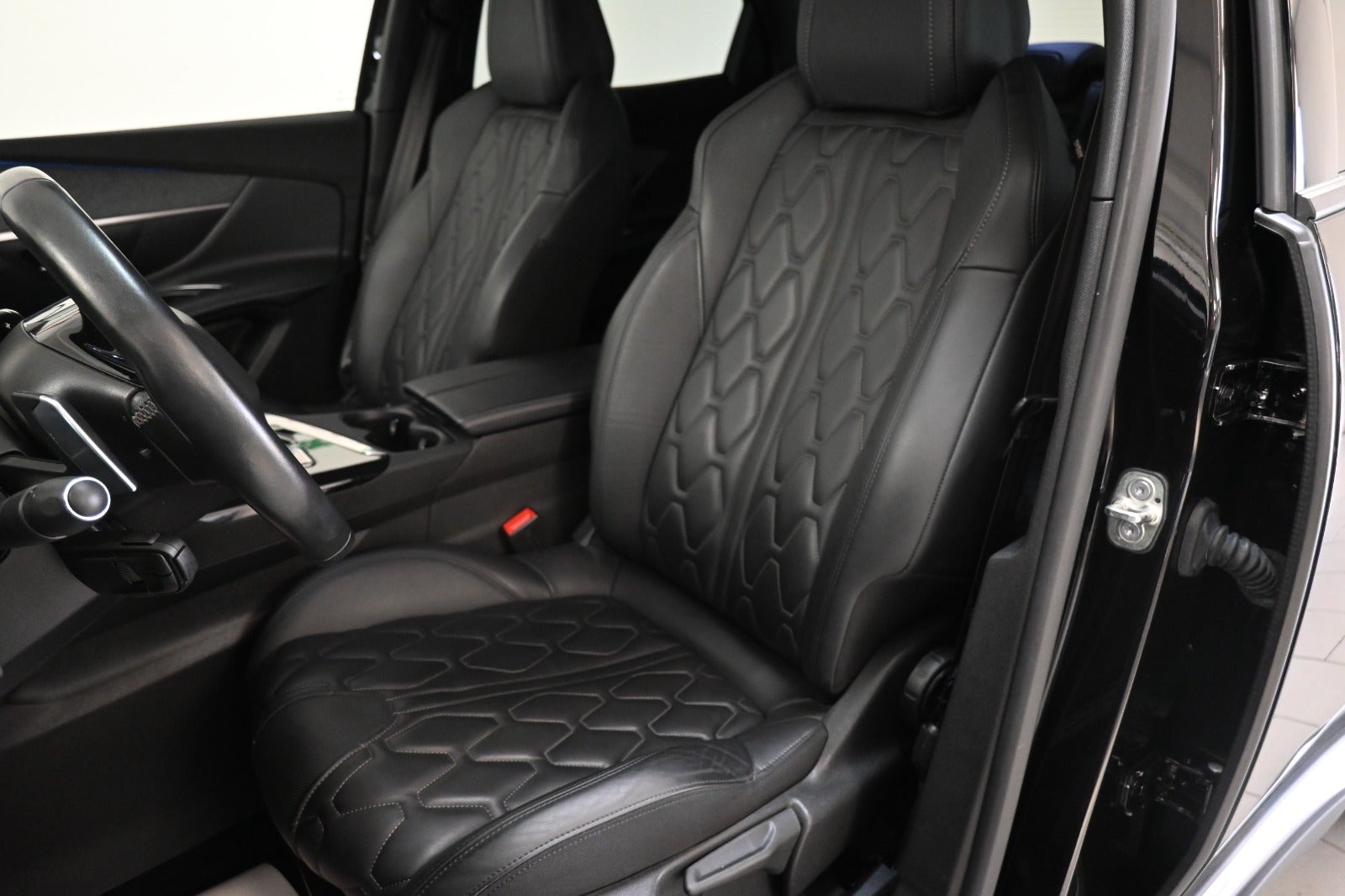 Peugeot 3008 Hybrid Allure Sport LTD EAT8