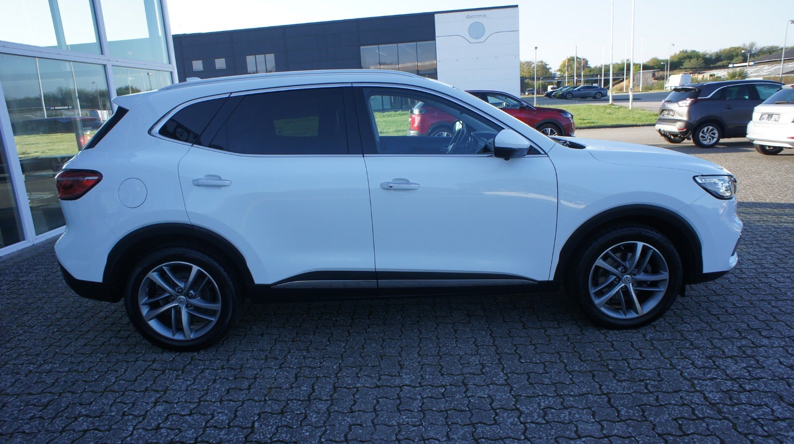 MG EHS PHEV Luxury