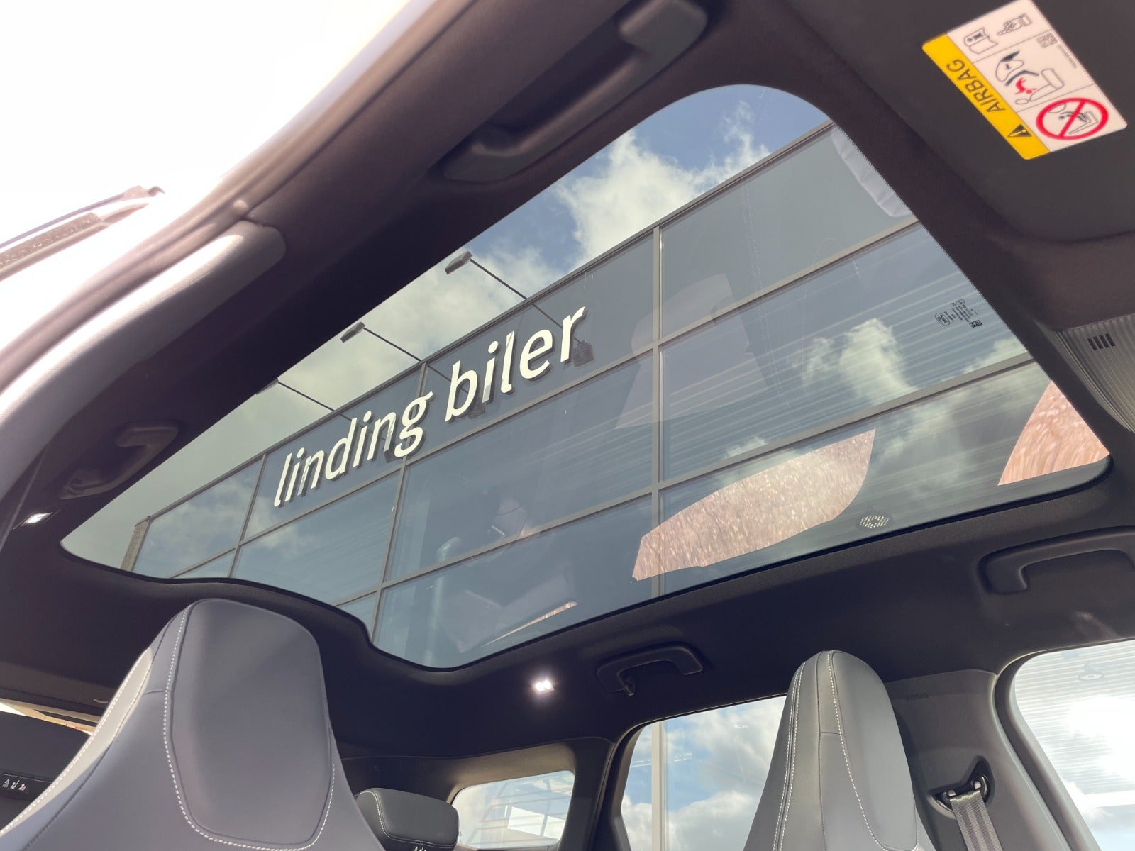 Ford Explorer Premium Extended Range AWD
