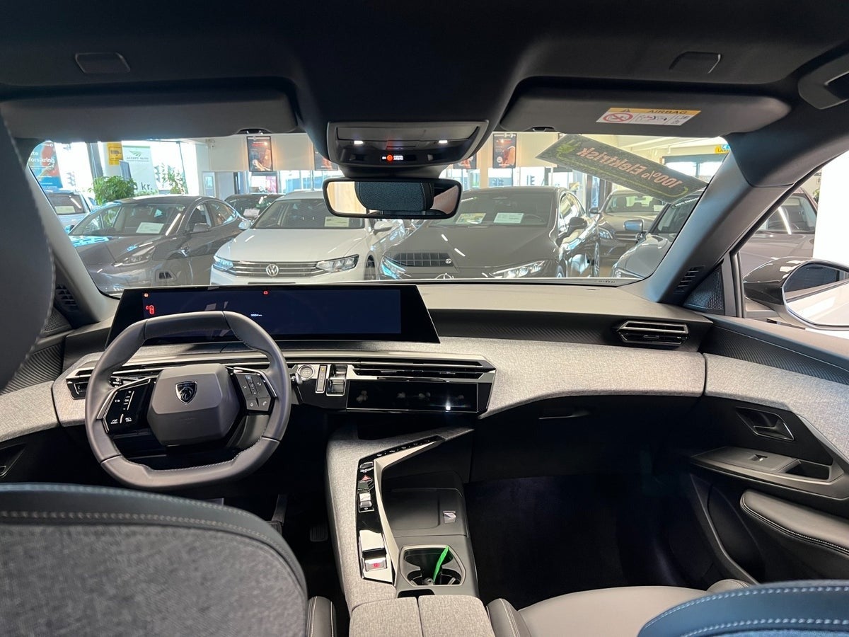 Billede af Peugeot e-3008 77 Allure