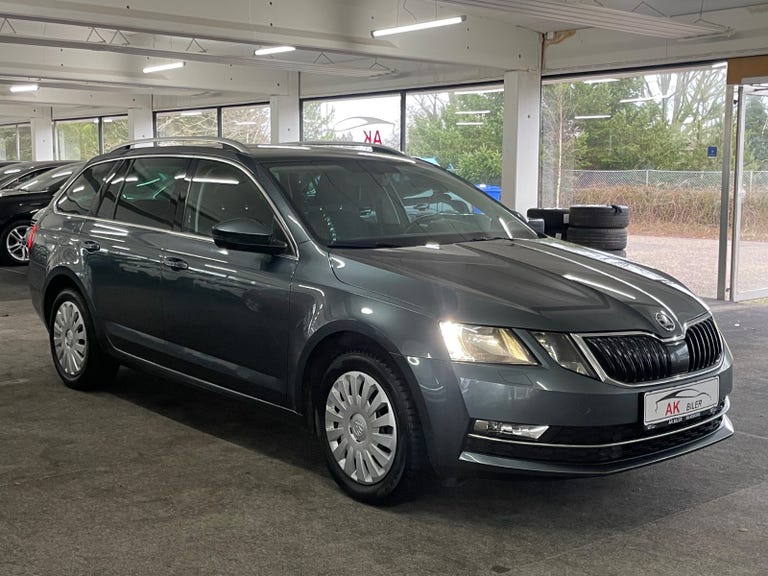 Skoda Octavia TDi 115 Style Combi DSG