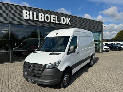 Mercedes Sprinter 517, årg. 2024, km 5, Fabriksny 5 tons Mercedes Sprinter kassevogn. Træk 3500 kg
�