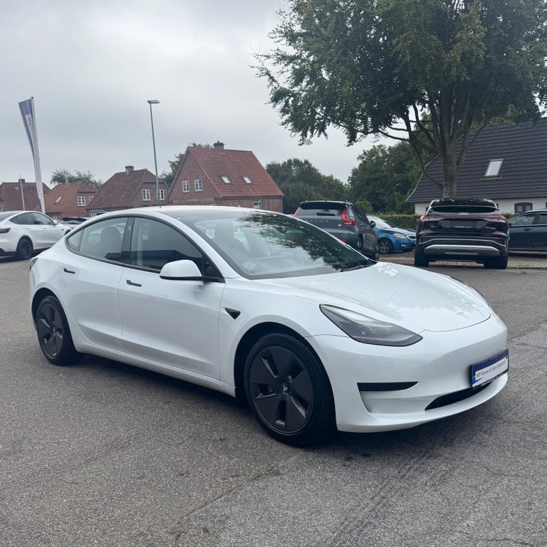 Tesla Model 3 RWD
