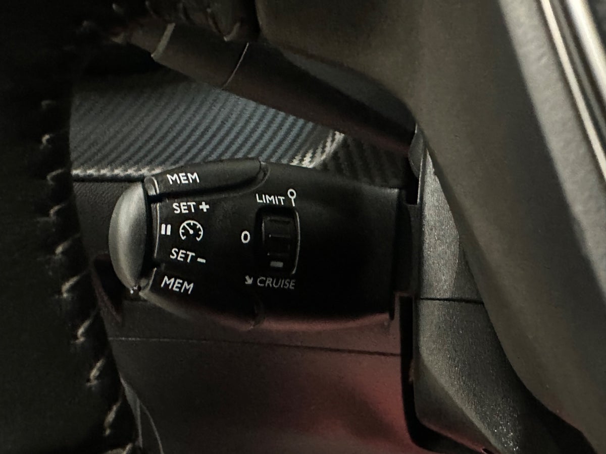 Peugeot 208 PureTech 75 Active Pack Peugeot 208 PureTech 75 Active Pack