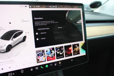 Tesla Model Y Long Range AWD