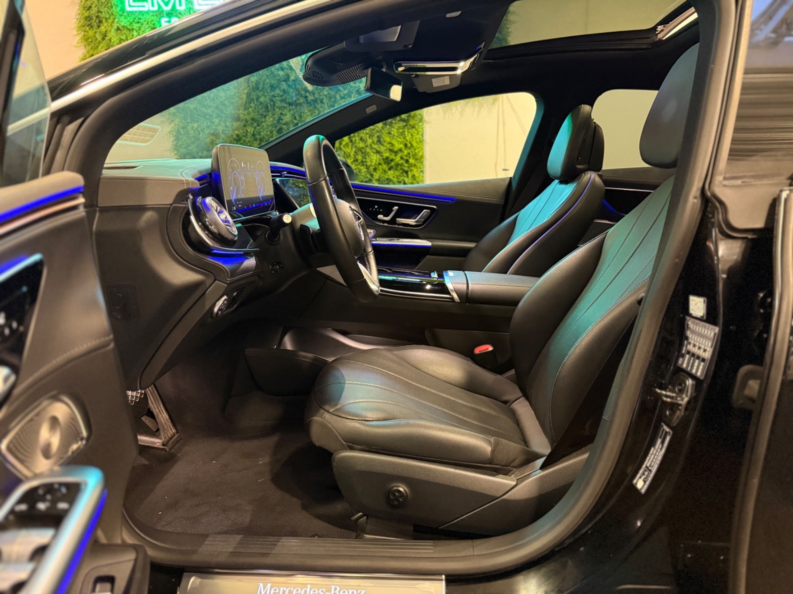 Mercedes EQE350 Electric Art