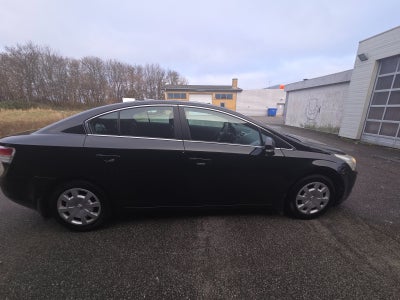 Toyota Avensis 2,0 D-4D T1 4d