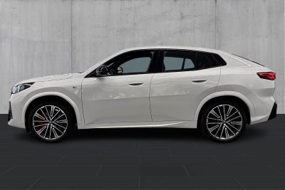 BMW iX2 xDrive30 M-Sport - 1