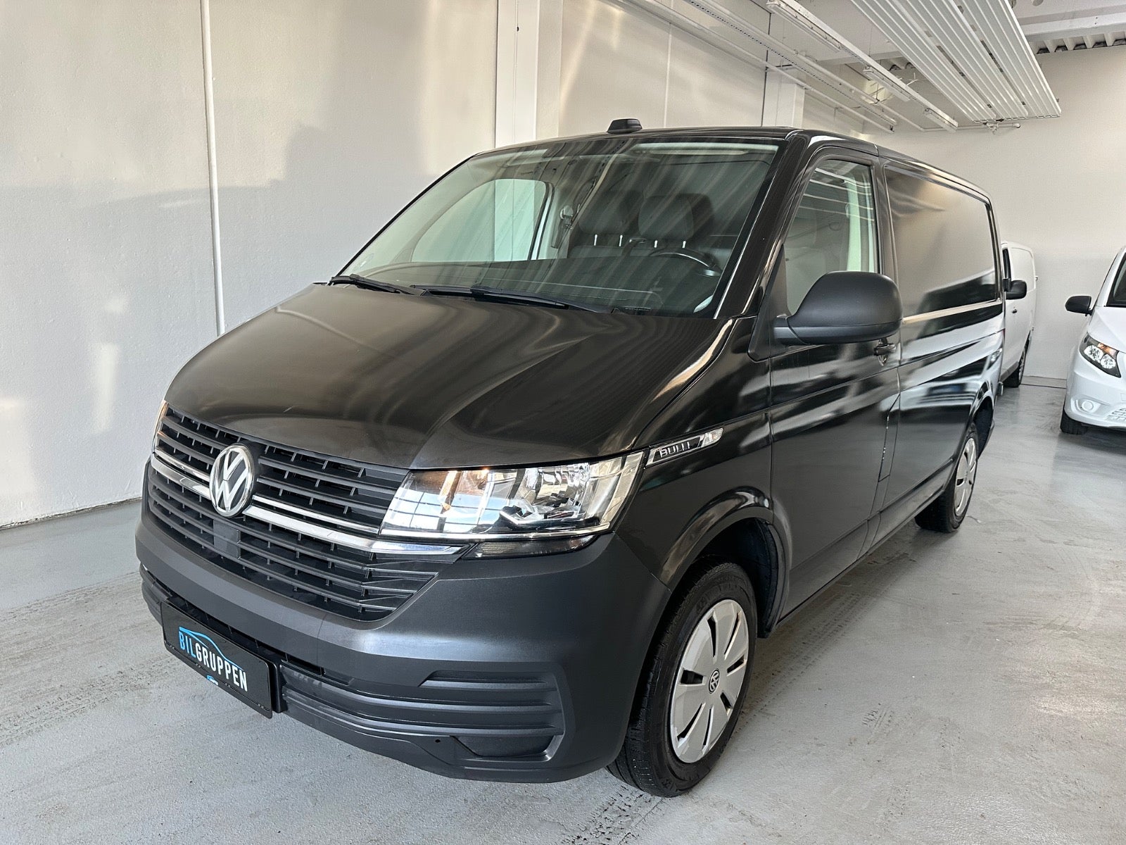 VW Transporter 2,0 TDi 150 Kassevogn DSG kort