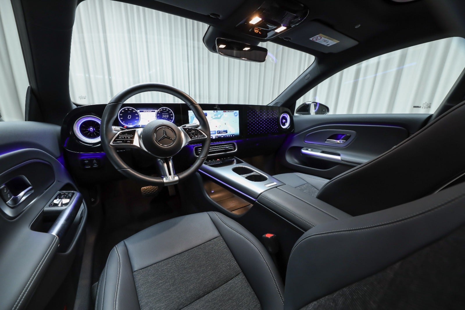 Mercedes-Benz CLA 350 (4/8)