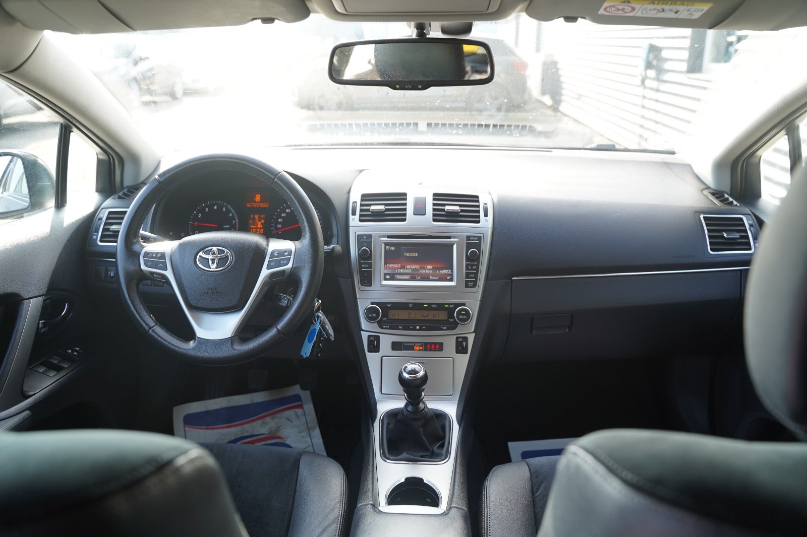 Billede af Toyota Avensis 1,8 VVT-i T2 Premium stc.