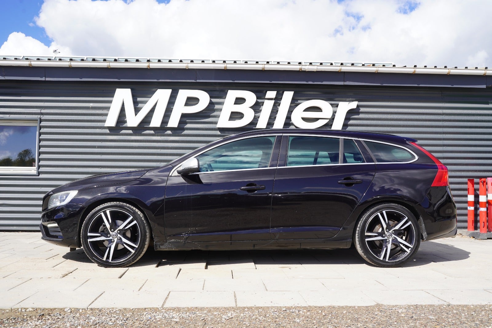 Billede af Volvo V60 2,0 D4 190 R-Design aut.