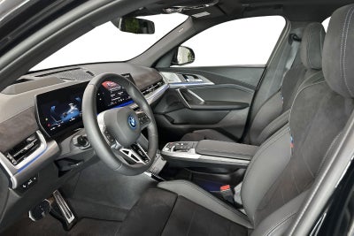 BMW iX2 eDrive20 M-Sport - 4