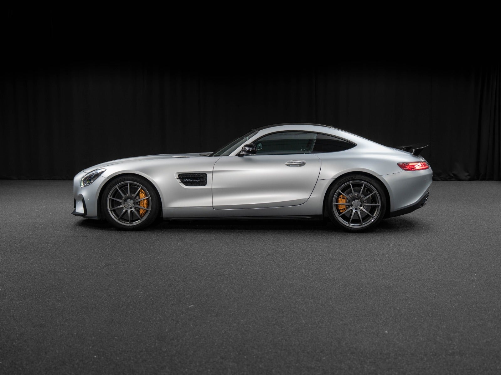 Gallery image 3 of 17