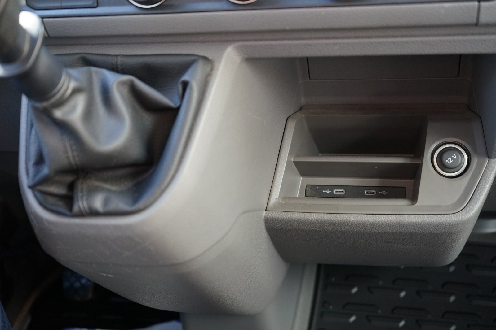 Billede af VW Crafter 35 2,0 TDi 140 Kassevogn L3H1