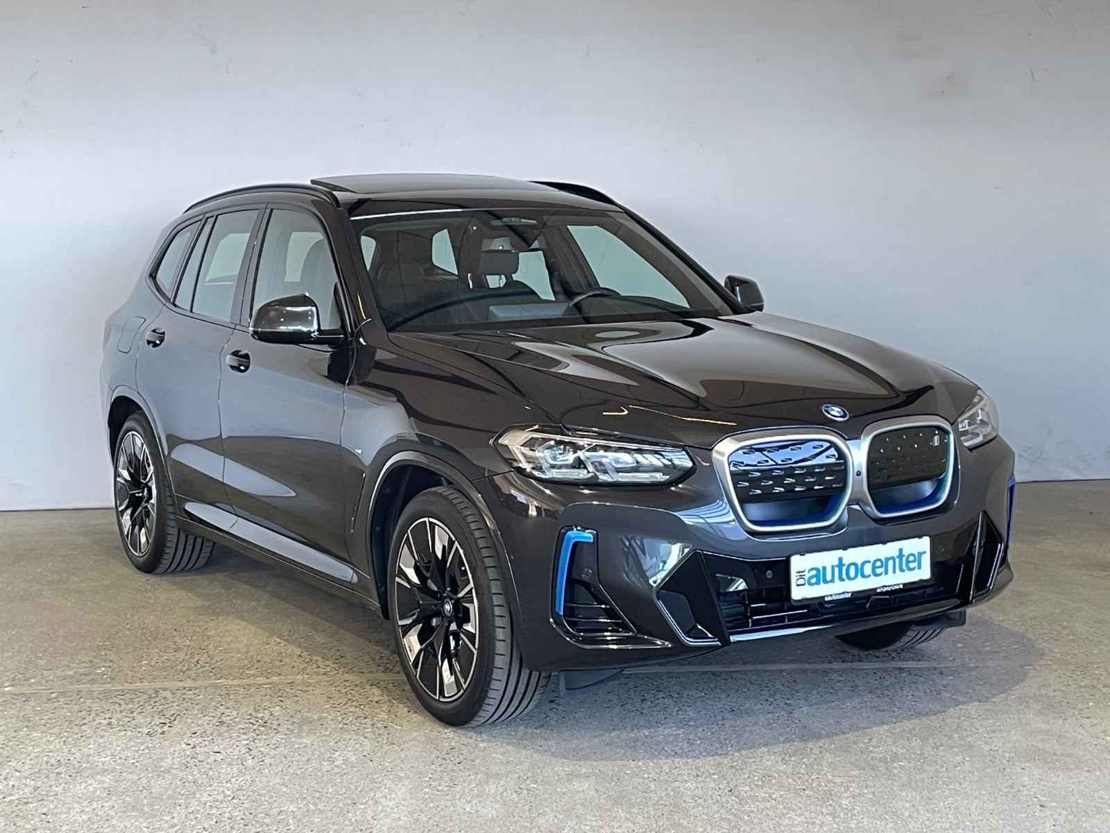BMW iX3 Charged Plus M-Sport