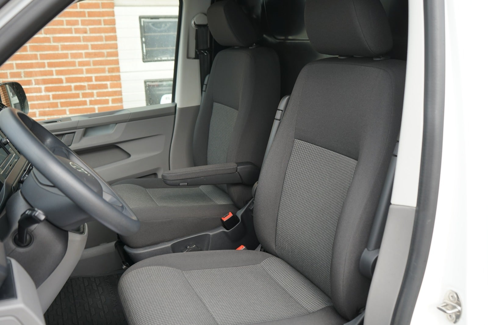Billede af VW Transporter 2,0 TDi 150 Kassevogn kort