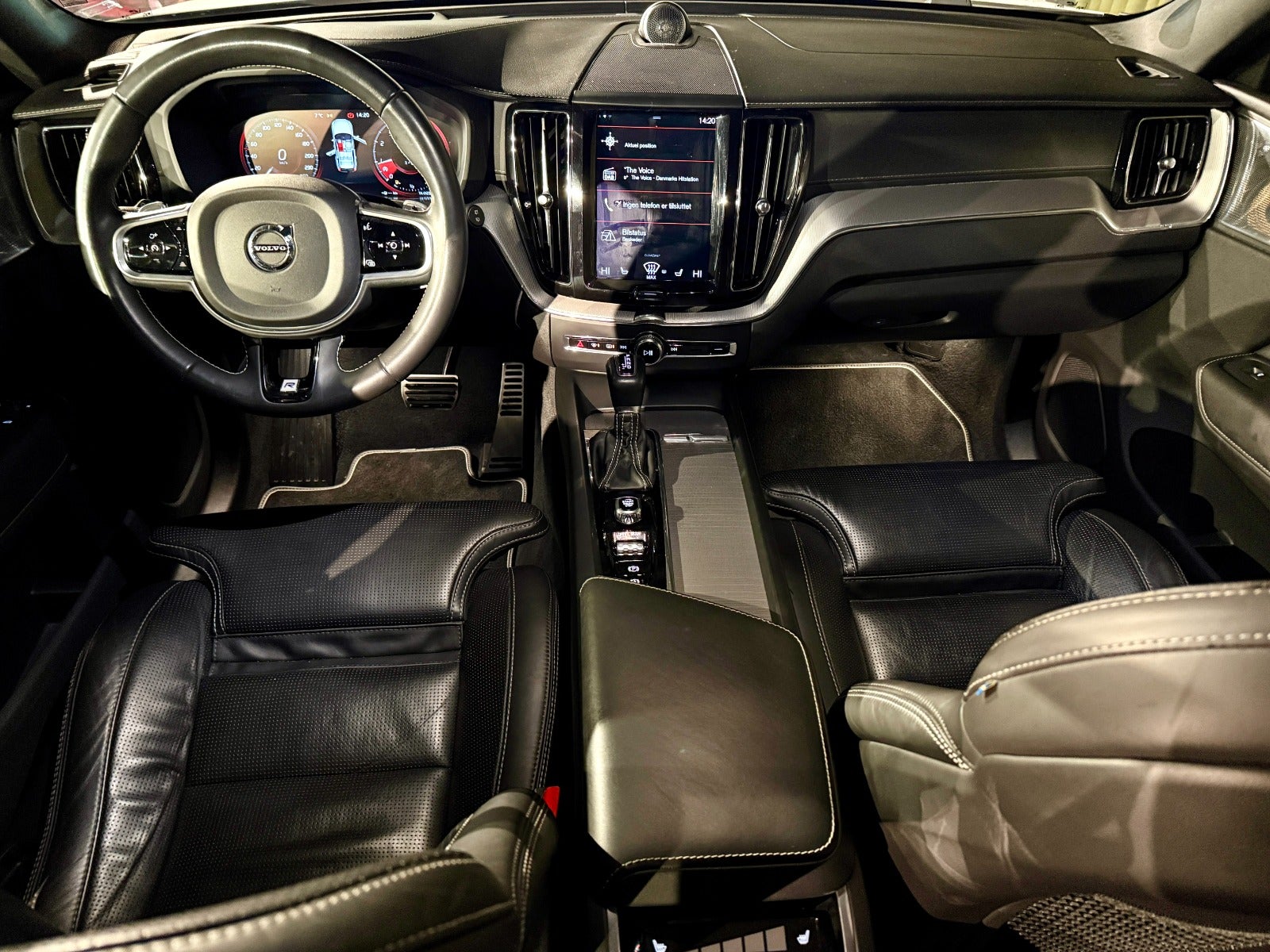 Billede af Volvo XC60 2,0 T6 310 R-Design aut. AWD