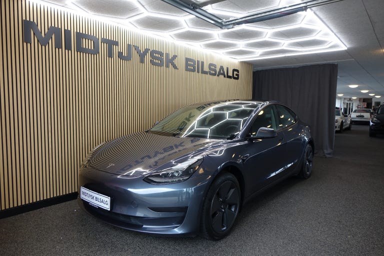 Tesla Model 3 Standard Range+ RWD