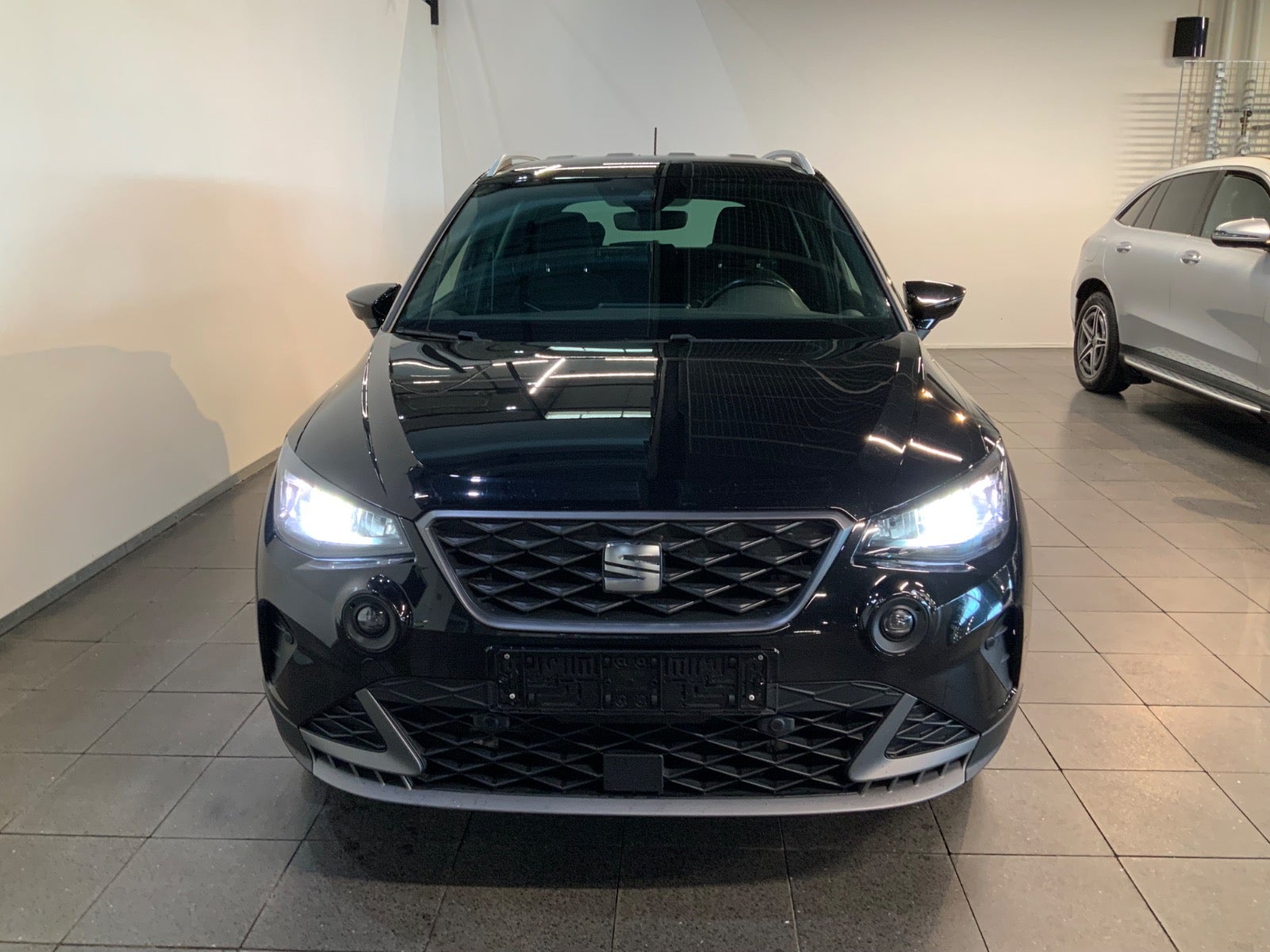 Seat Arona (2/8)
