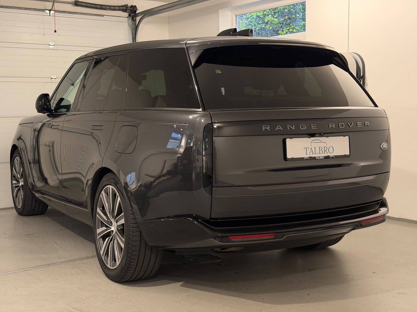 Land Rover – Range Rover