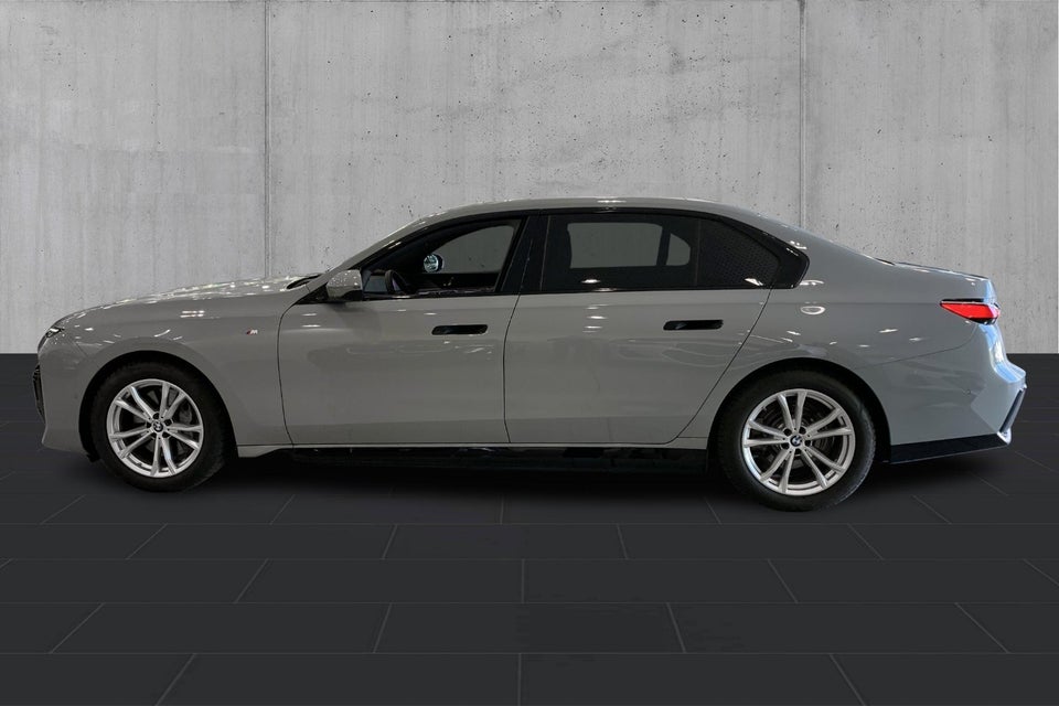 BMW i7 eDrive50 M-Sport 2025