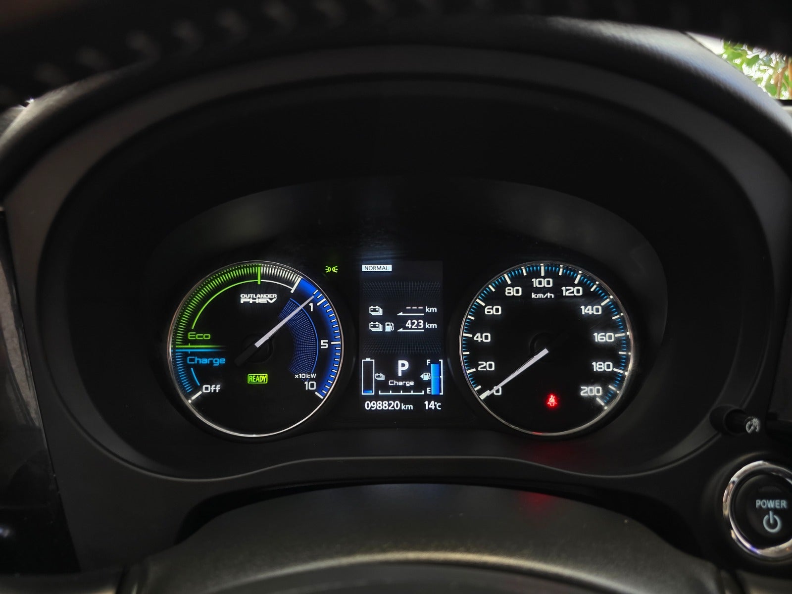 Billede af Mitsubishi Outlander 2,4 PHEV Inform+ CVT 4WD
