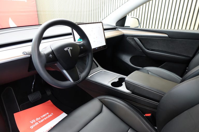 Tesla Model Y Long Range AWD