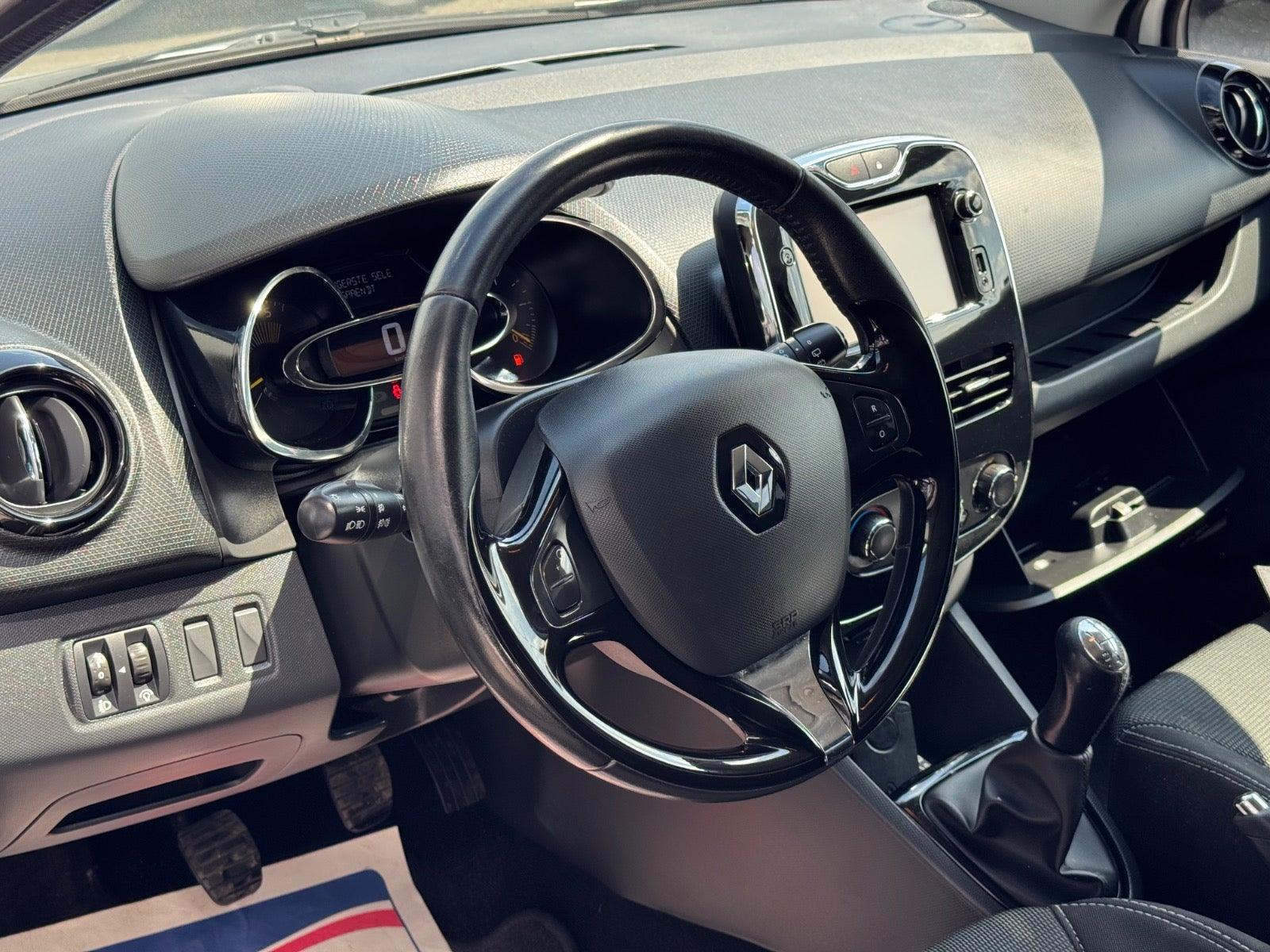 Billede af Renault Clio IV 1,5 dCi 75 Expression Sport Tourer