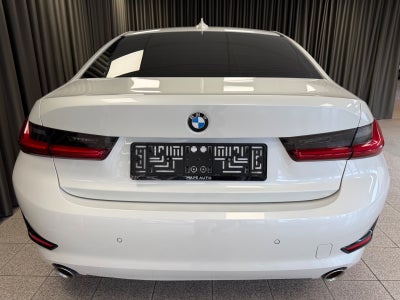 BMW 320i Connected aut.