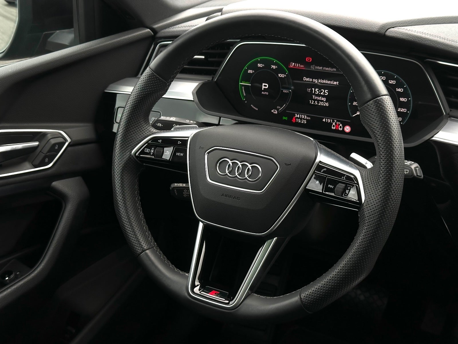 Billede af Audi e-tron 55 S-line quattro