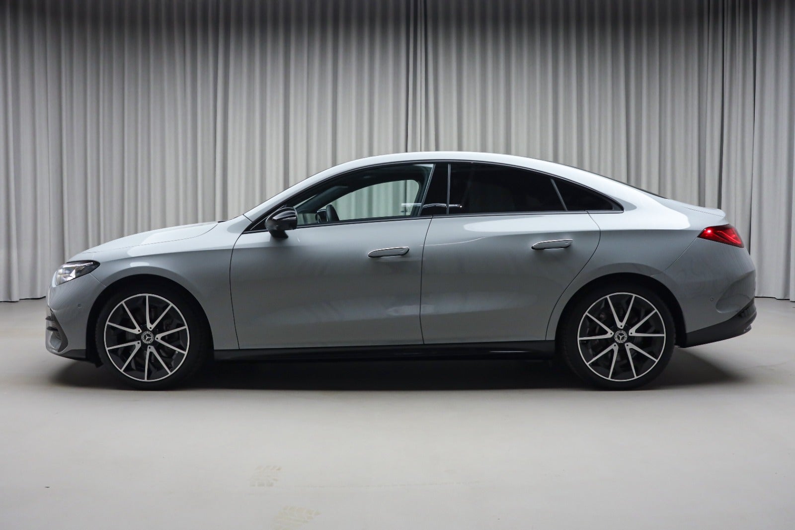 Mercedes-Benz CLA 250+ (4/8)