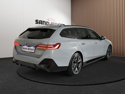 BMW i5 eDrive40 Touring Fully Charged M-Sport