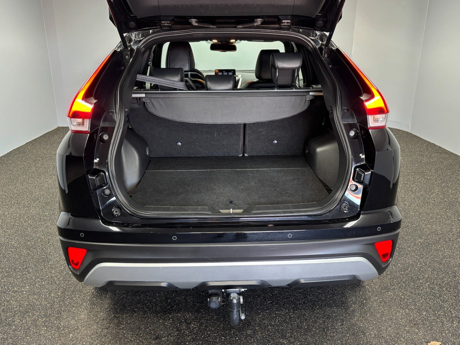 Billede af Mitsubishi Eclipse Cross 2,4 PHEV Invite CVT 4WD