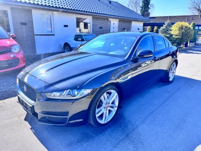 Jaguar XE 2,0 D180 Pure aut. 4d