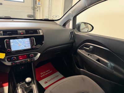 Kia Rio CVVT Premium