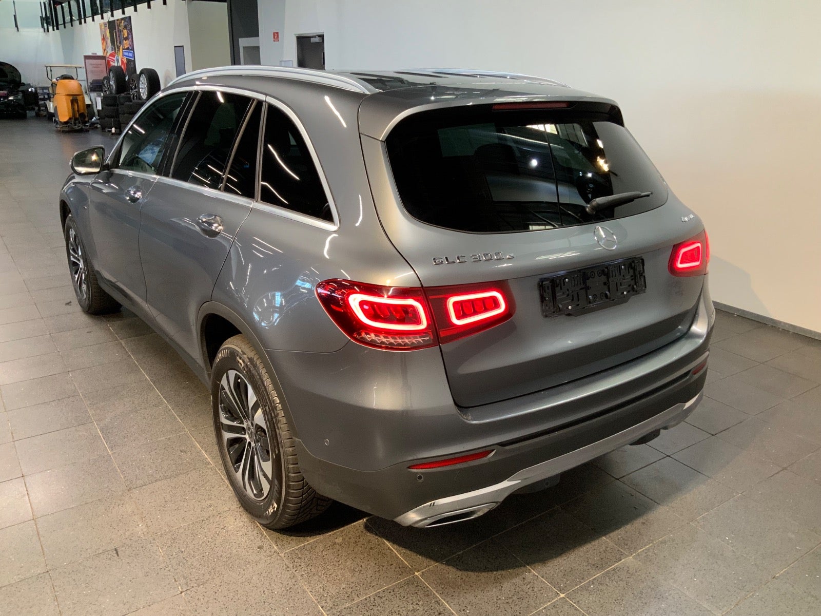 Mercedes-Benz GLC 300 e (5/8)