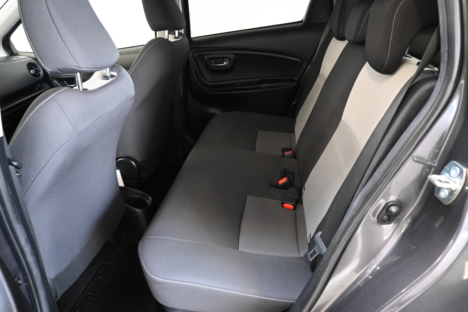 Toyota Yaris Hybrid H3 Limited Smart e-CVT