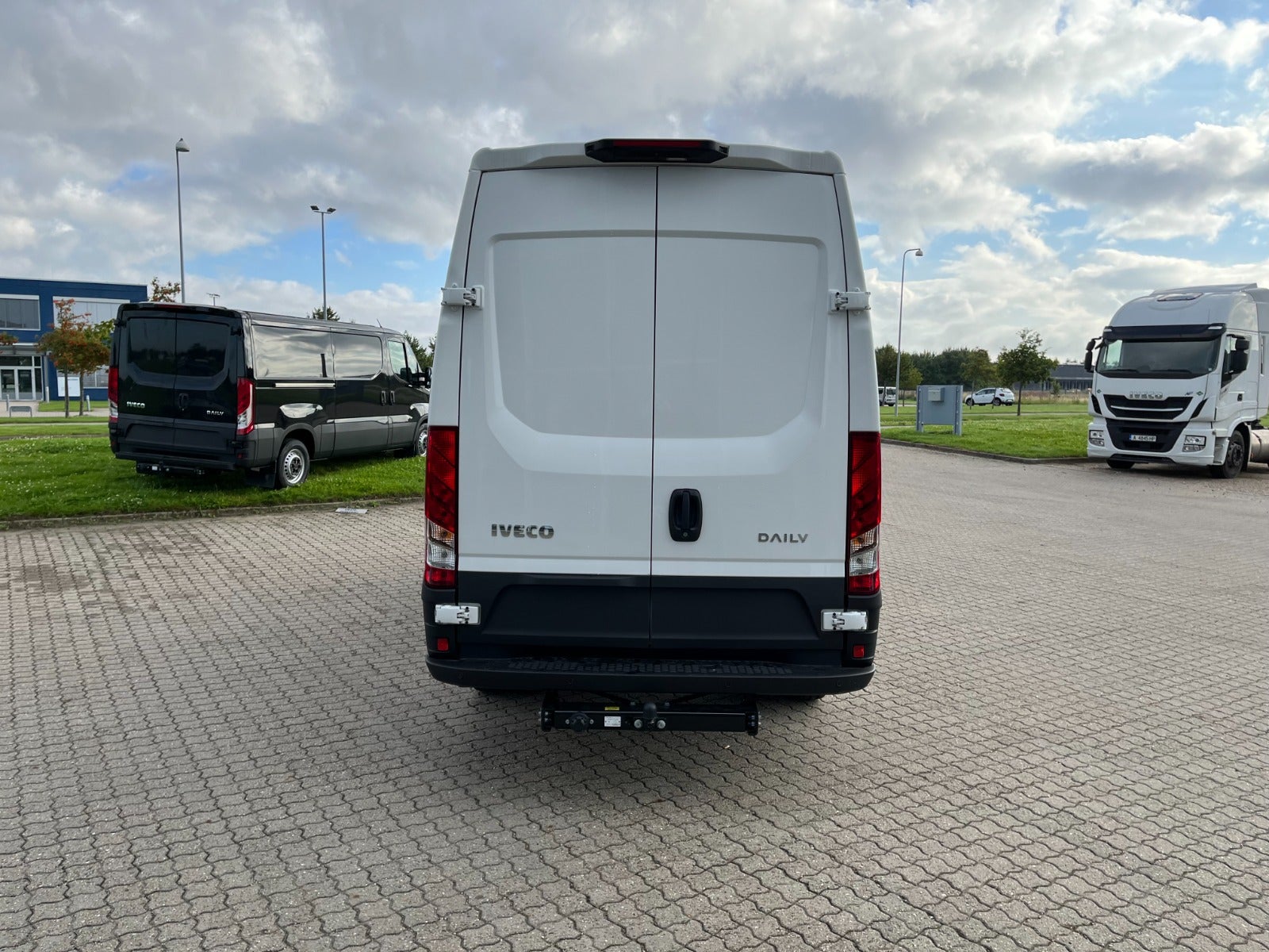 Billede af Iveco Daily 3,0 35C18 12m³ Van AG8