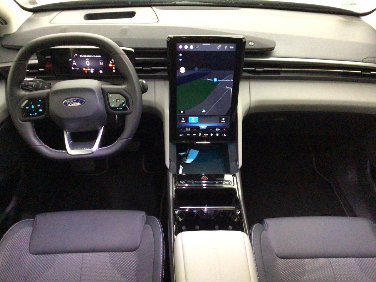 Ford Explorer Select Extended Range
